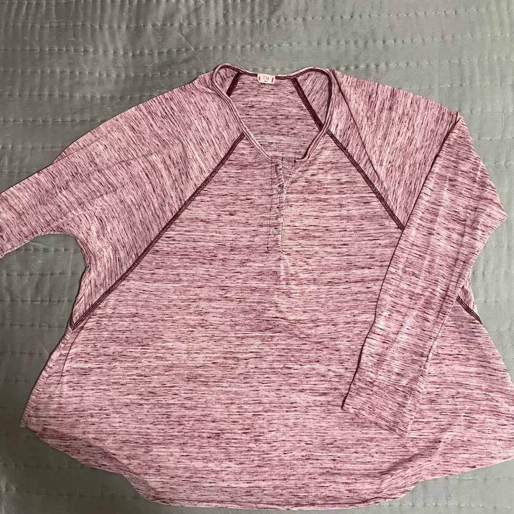 Anthropologie T.La Long Sleeved Henley Size Small Maroon and White Heather